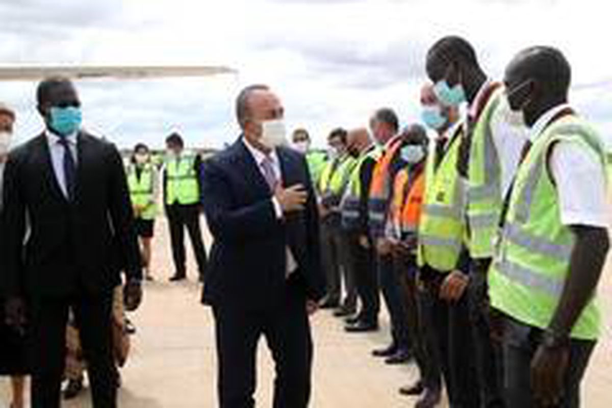 Dışişleri Bakanı Çavuşoğlu Senegal\'de