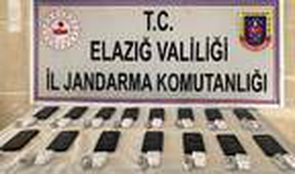 Elazığ\'da kaçak 15 cep telefonu ele geçirildi