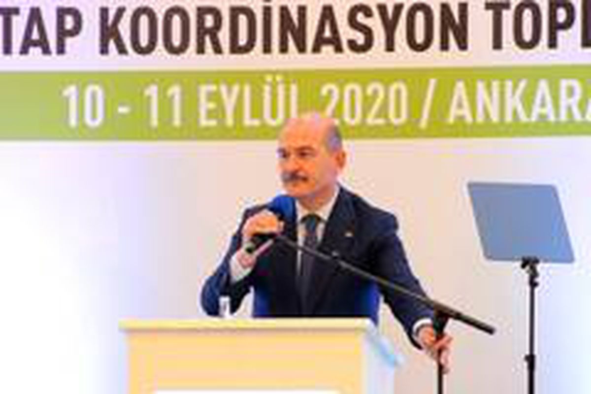 İçişleri Bakanı Süleyman Soylu, "2017 yılında Edirne\'den Şanlıurfa\'ya kadar uzanan 2 bin 155...