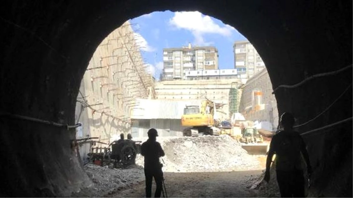 Kocaeli ve İstanbul\'u birleştirecek Gebze-Darıca metro hattında çalışmalar sürüyor