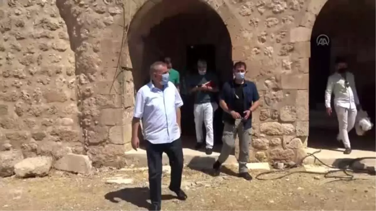 Midyat Belediye Başkanı Şahin tarihi mekanlarda incelemede bulundu