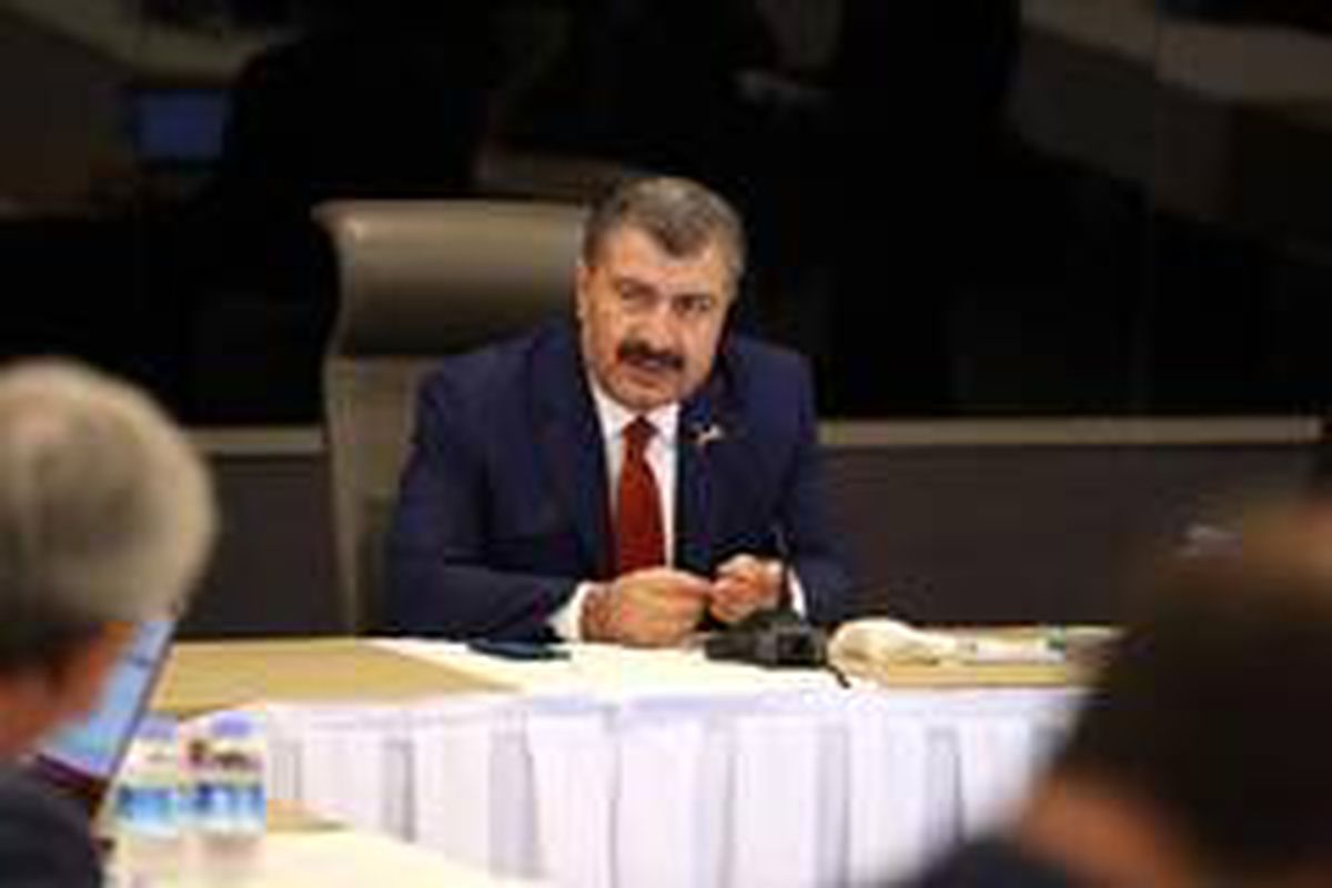 Bakan Koca: "Virüsle mücadele, toplumsal bir mücadeledir"