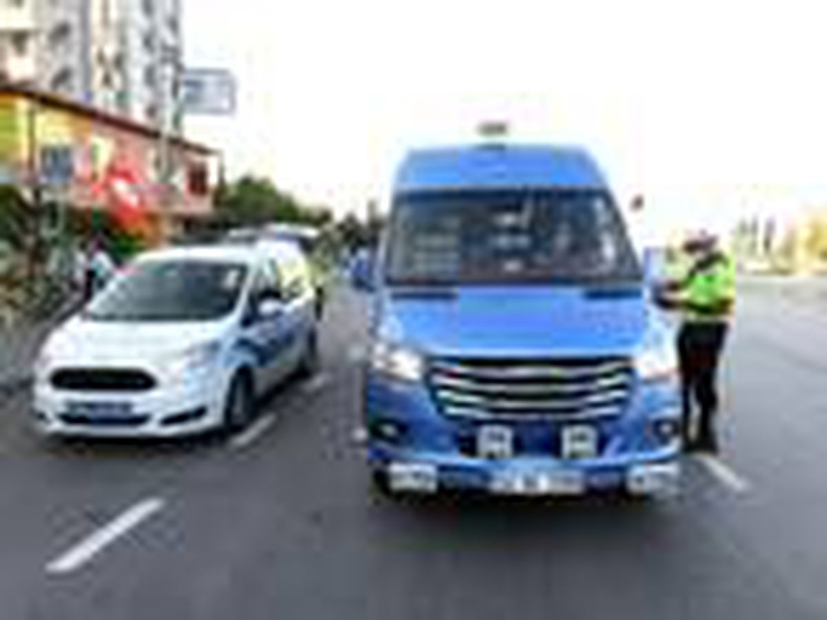 Kadıköy\'de ayakta 1 yolcu alan minibüs şoförüne ceza