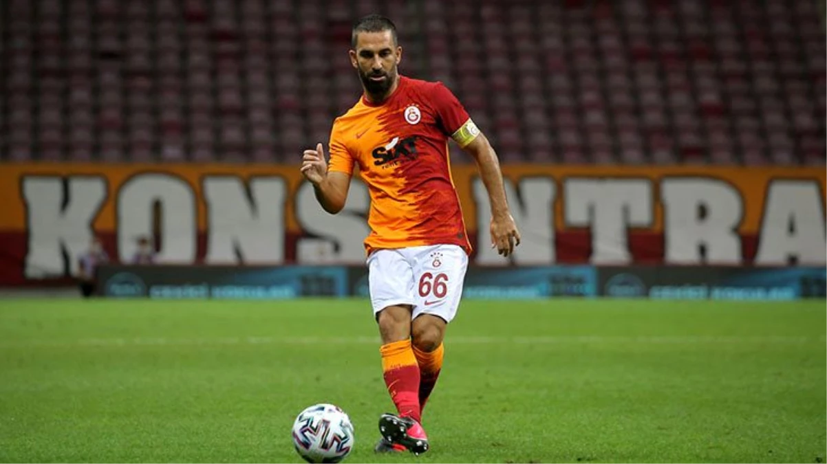 Arda Turan, 9 yıl sonra Galatasaray formasına kavuştu