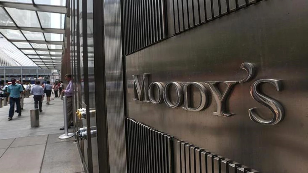 Moody\'s Türkiye\'nin kredi notunu düşürdü
