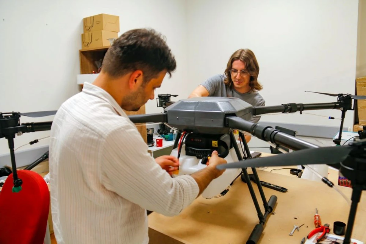 Rize\'deki zorlukları gören mühendis yerli tarımsal drone tasarladı