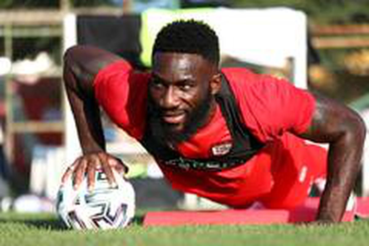 Sivasspor\'da Aaron 8 hafta yok!