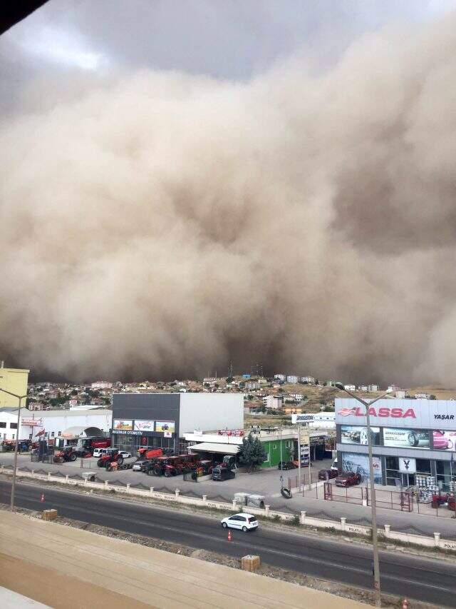 Ünlü meteoroloji uzmanı Ankara'yı vuran kum fırtınasının nedenlerini madde madde sıraladı