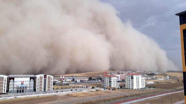 Ünlü meteoroloji uzmanı Ankara'yı vuran kum fırtınasının nedenlerini madde madde sıraladı