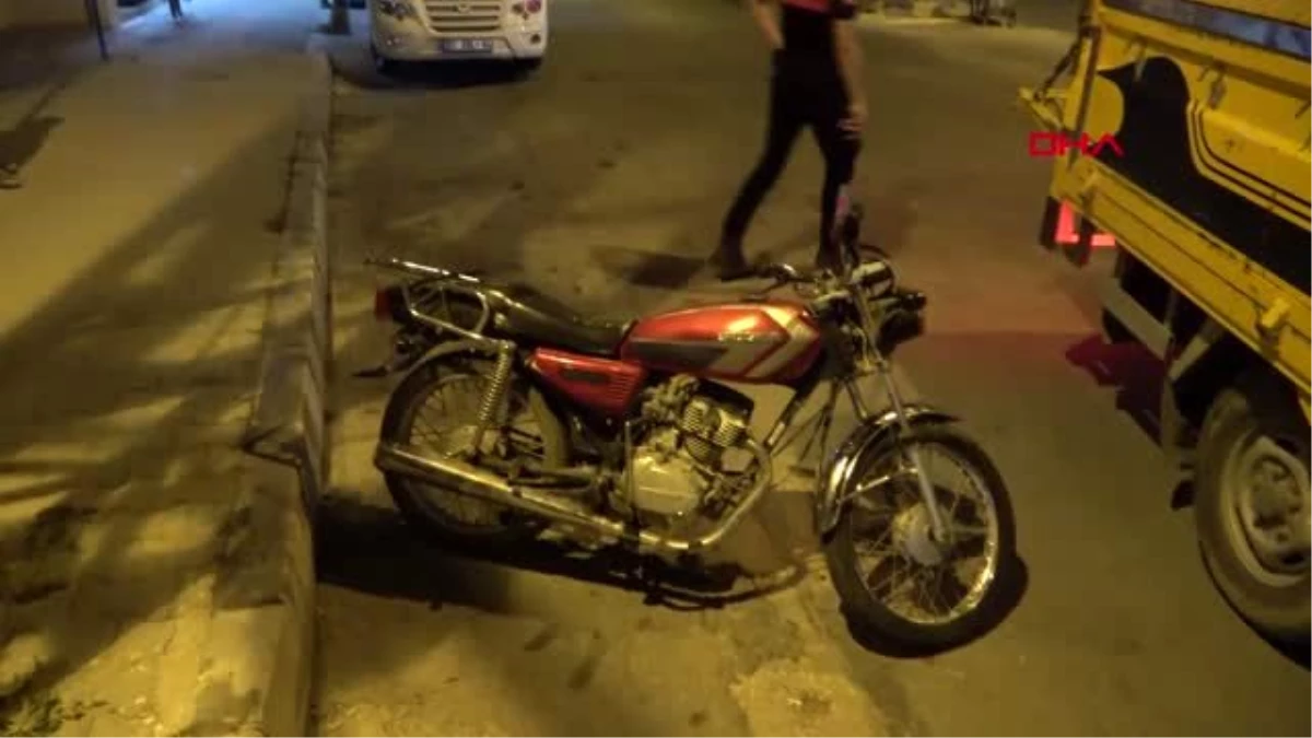 ADANA Ehliyetsiz motosiklet sürücüsü kovalamacayla yakalandı