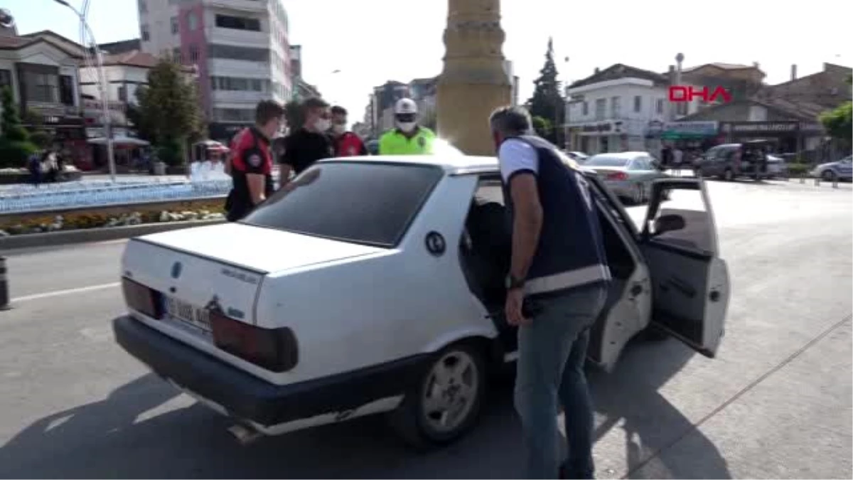 ÇORUM Polisin uyarısıyla sigarayı atıp, maske taktı