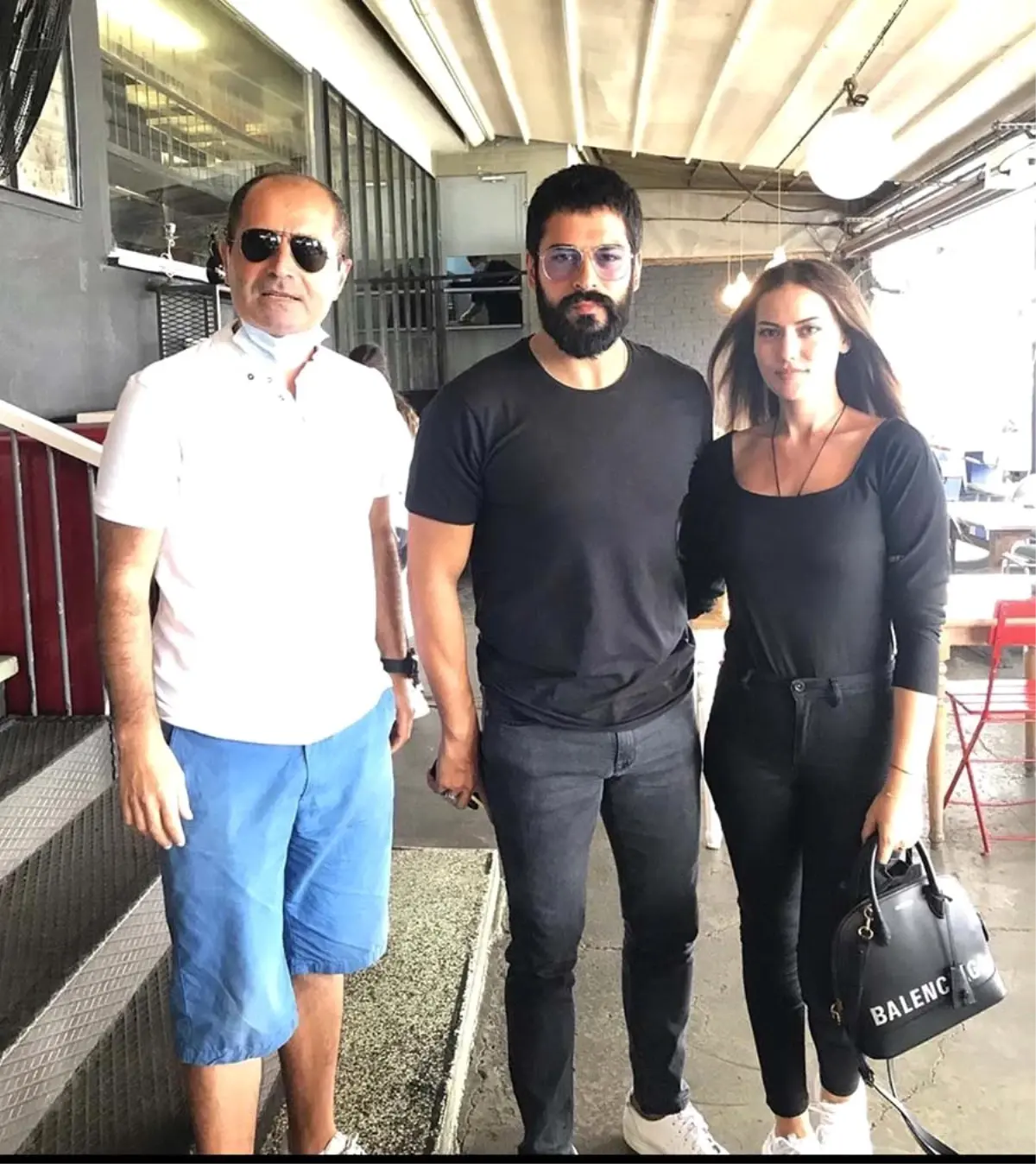 Fahriye Evcen\'in çantasının fiyatı dudak uçuklattı