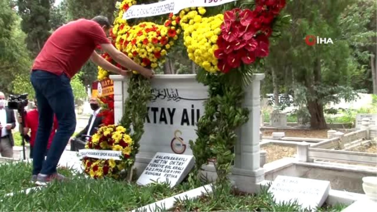 Metin Oktay kabri başında anıldı