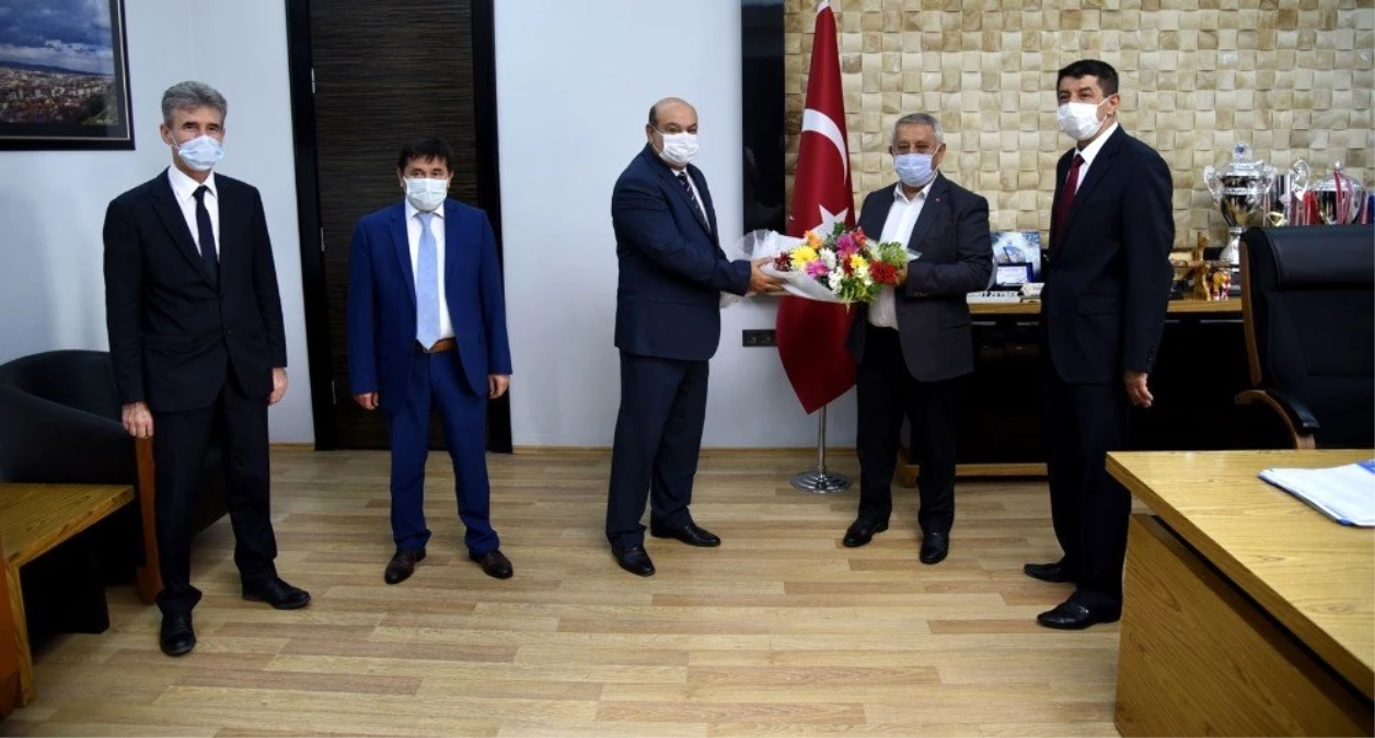 Başkan Zeybek: "Esnaflık kültürünün devam etmesi için desteğe hazırız"