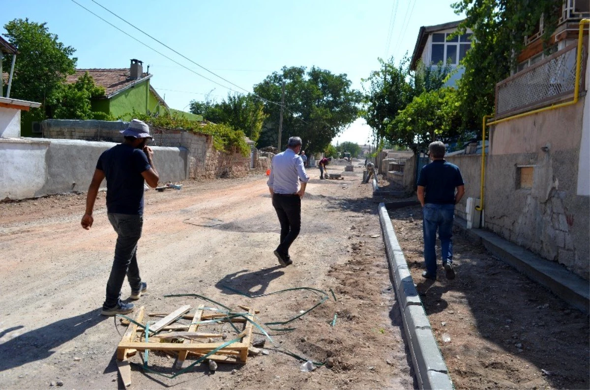 Bünyan\'da kilitli parke yol yapım çalışmaları sürüyor