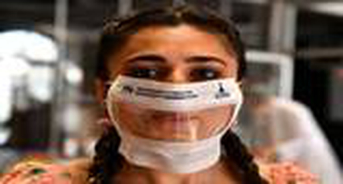 İşitme engelliler için şeffaf maske üretiliyor