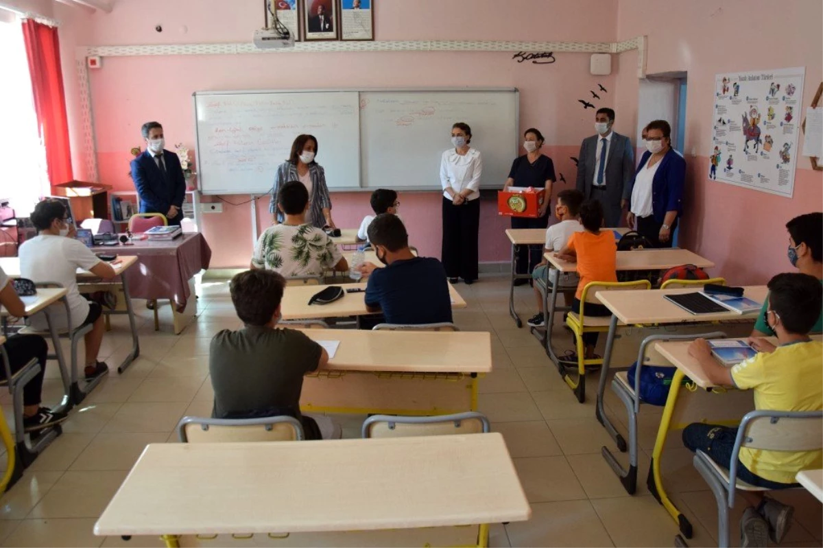 Yenipazar\'da İlköğretim Haftası kutlandı