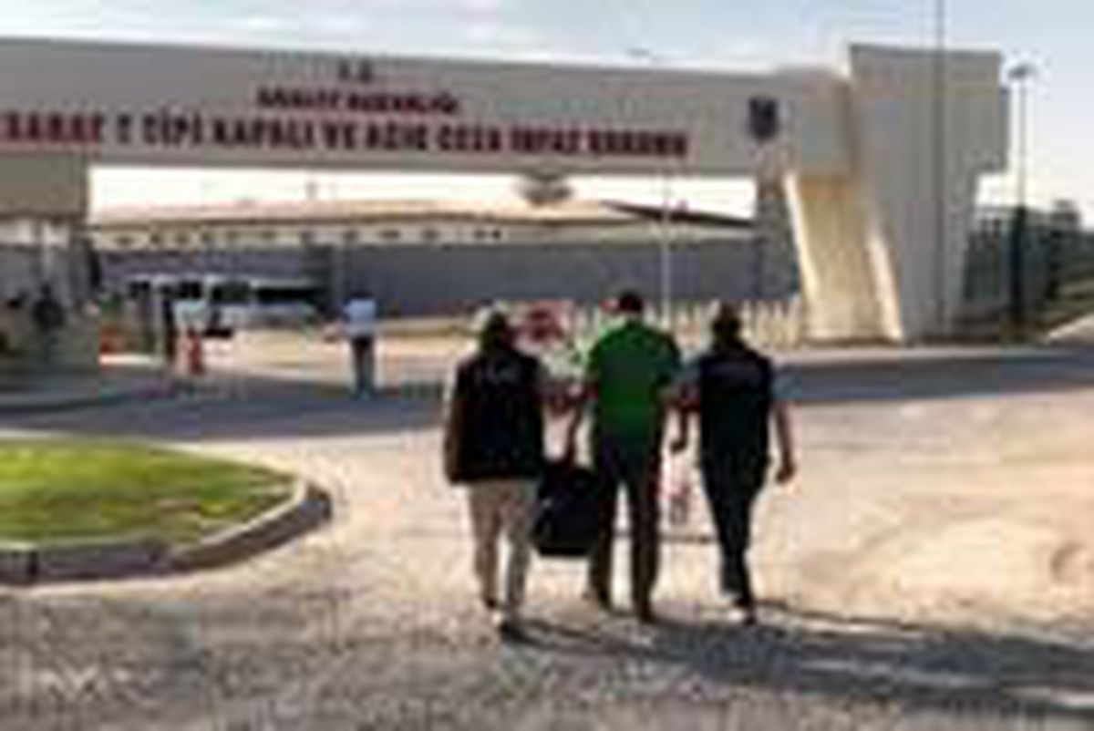 Son dakika haber... Aksaray\'da FETÖ/PDY ve DEAŞ operasyonu: 2 tutuklama