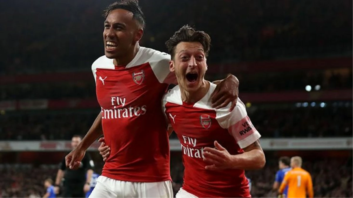 Arsenal, Aubameyang\'ın sözleşmesini yeniledi