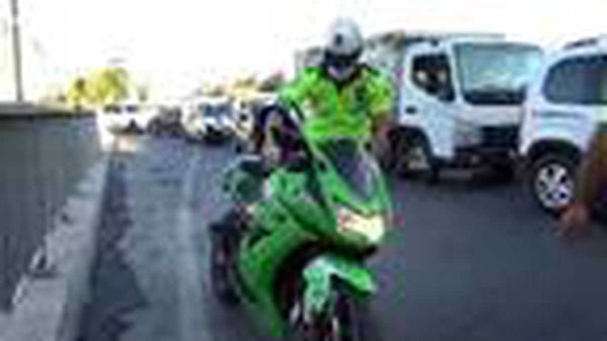 AVCILAR\'DA ABART EGZOZLU MOTOSİKLET DENETİMİ