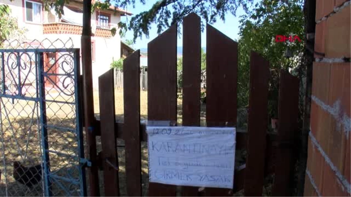 BOLU Karantina sürecinde evinin bahçesine uyarı yazısı astı
