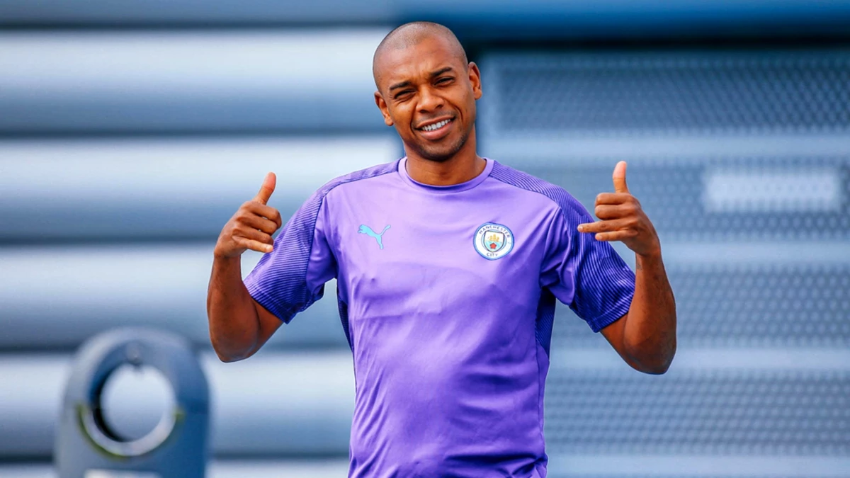 Fernandinho\'nun Galatasaraylı isimleri takibe alması, taraftarları heyecanlandırdı