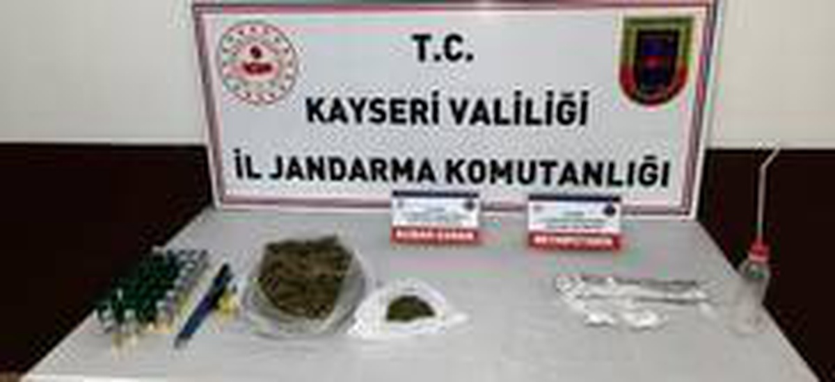 Jandarmadan uyuşturucu operasyonu: 515 gram kubar esrar ele geçirildi