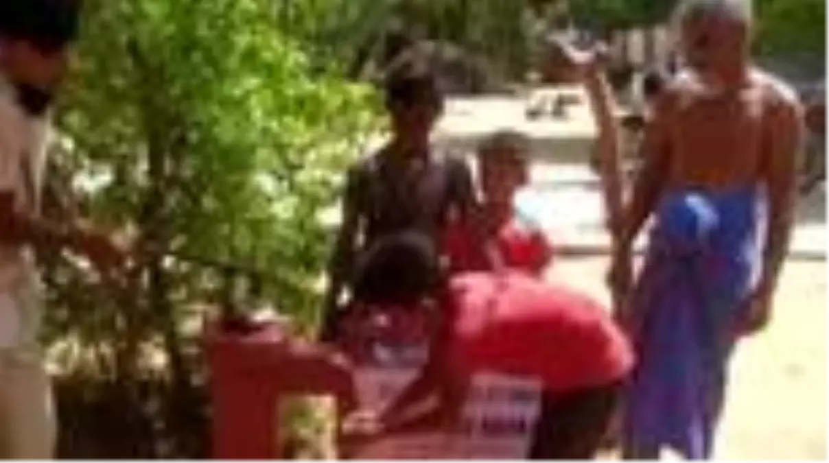 Sosyal medya sayfasının üyeleri Sri Lanka\'da su kuyusu açtırdı