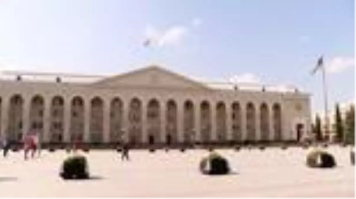 Türk F-16\'ları Azerbaycan\'ın Gence kentinde uçuş gerçekleştirdi - BAKÜ