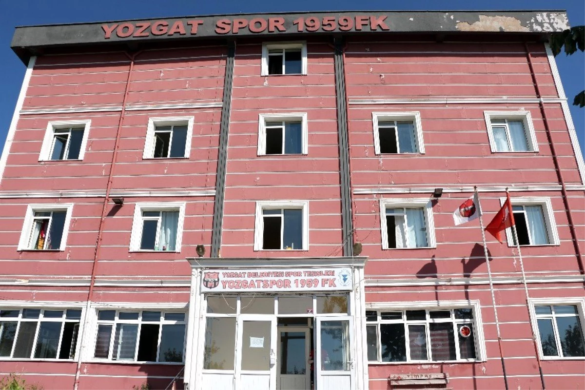 Yozgatspor\'da 12 oyuncu, 3 antrenör ve 1 masörün korona virüs testleri pozitif çıktı