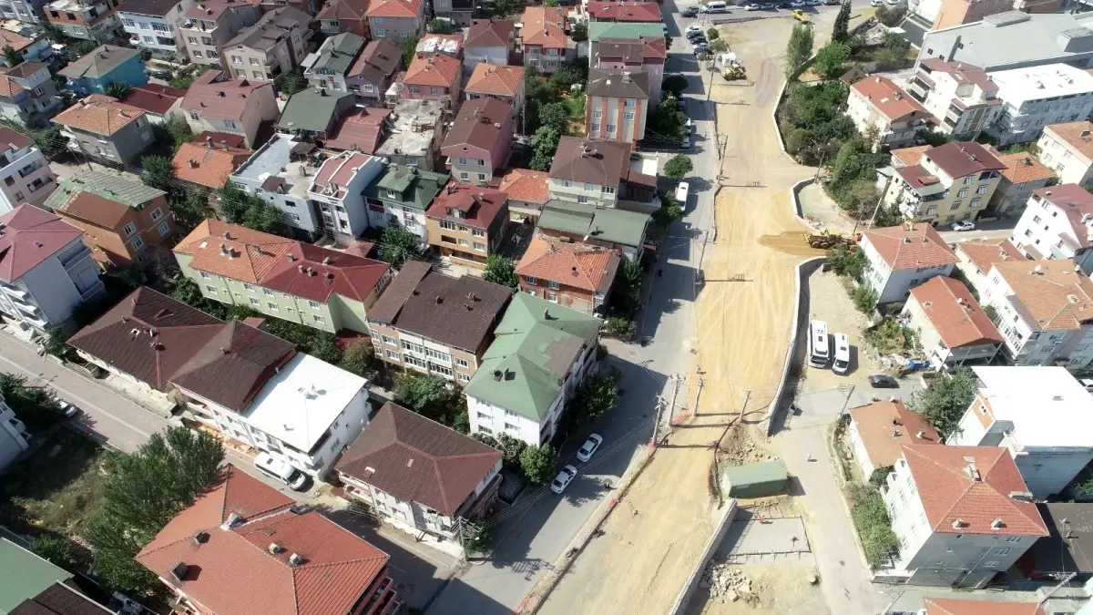 Cengiz Topel Caddesi\'nde yoğun mesai var