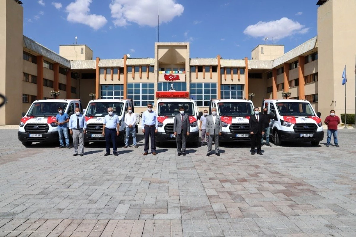 Erzincan Belediyesi araç parkına yeni araçlar ekledi