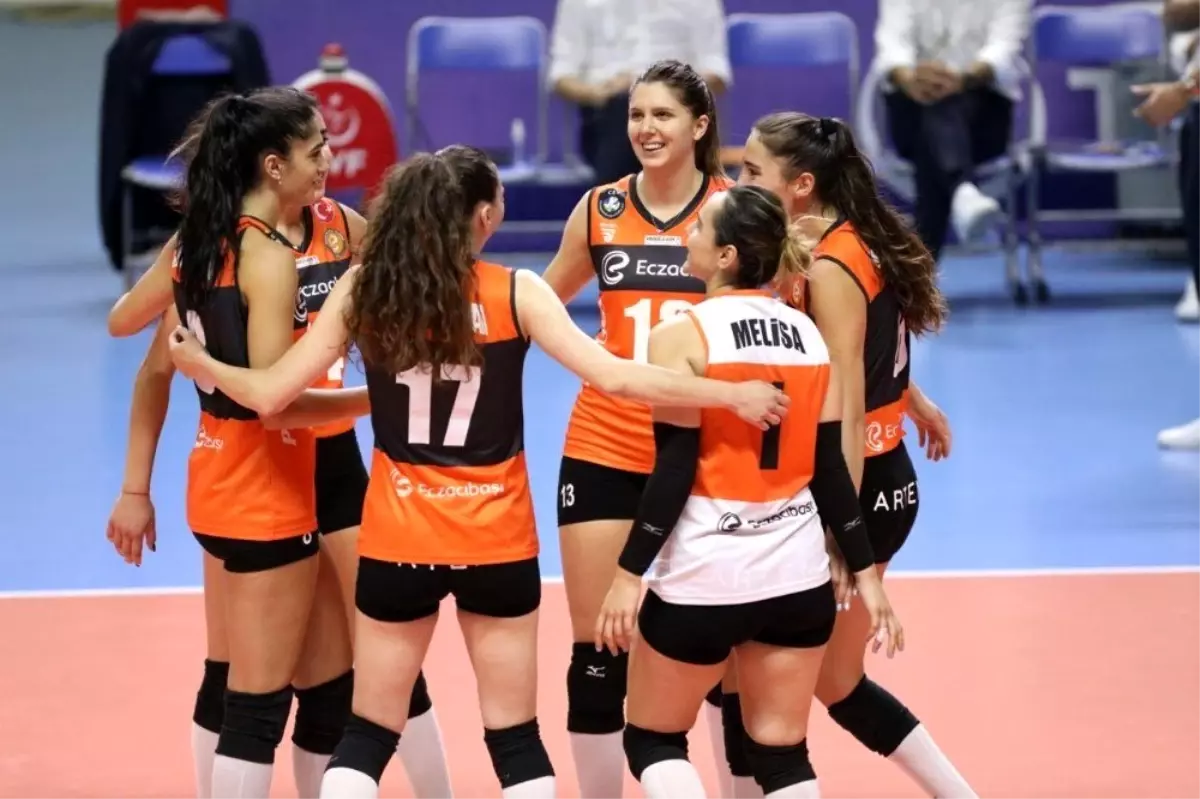 Geleceğe Smaç\'tan online voleybol projesi