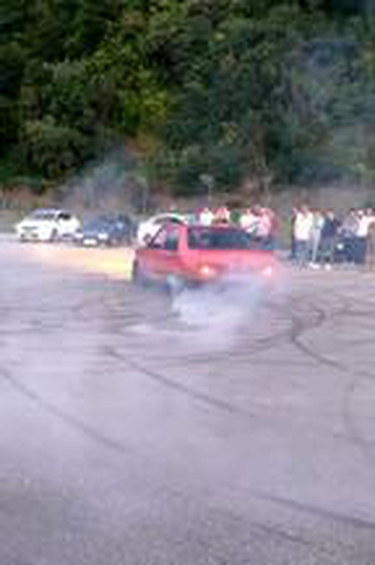 Otomobili ise drift yapan sürücüye ceza