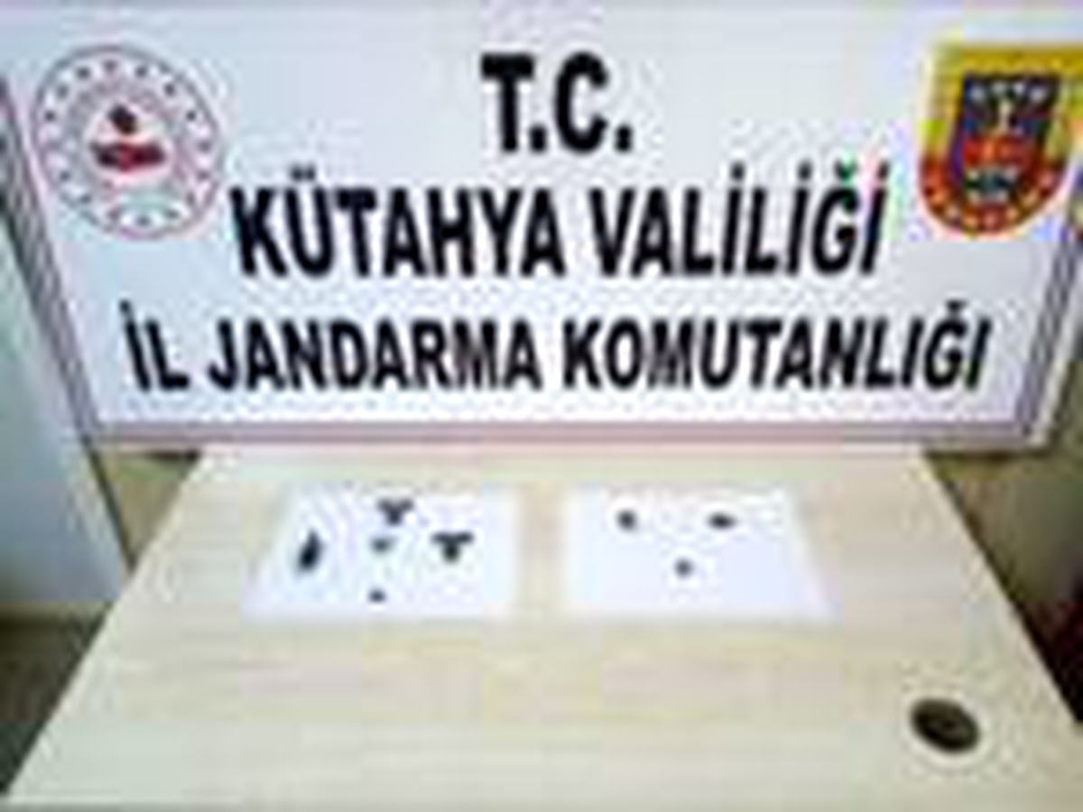 Son dakika haberi... Tarihi eserleri alıcı gibi davranan jandarmaya satmaya çalıştılar