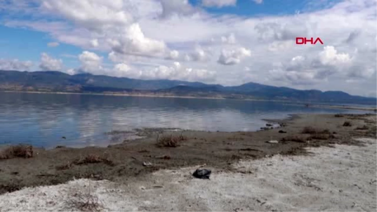 Son dakika haberleri: BURDUR \'Burdur Gölü\'ndeki kuruma su kuşlarına sayısal olarak zarar verecek\'