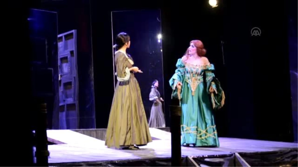 Bursa Şehir Tiyatrosu "Venedik Taciri" oyunu ile yeni sezonu açtı