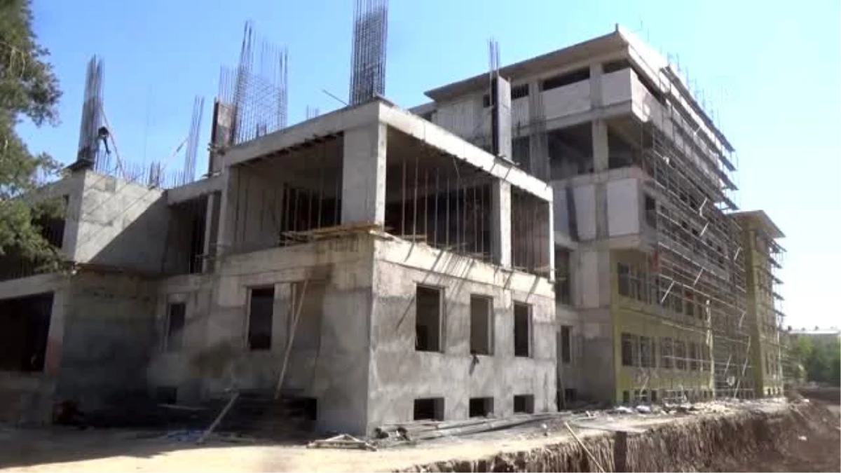 İslami İlimler Fakültesi inşaatı devam ediyor