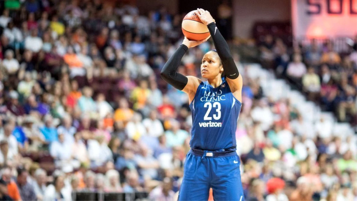 Maya Moore: ABD\'de ünlü kadın basketbolcu, tahliye olmasında büyük rol oynadığı Jonathan Irons\'la...