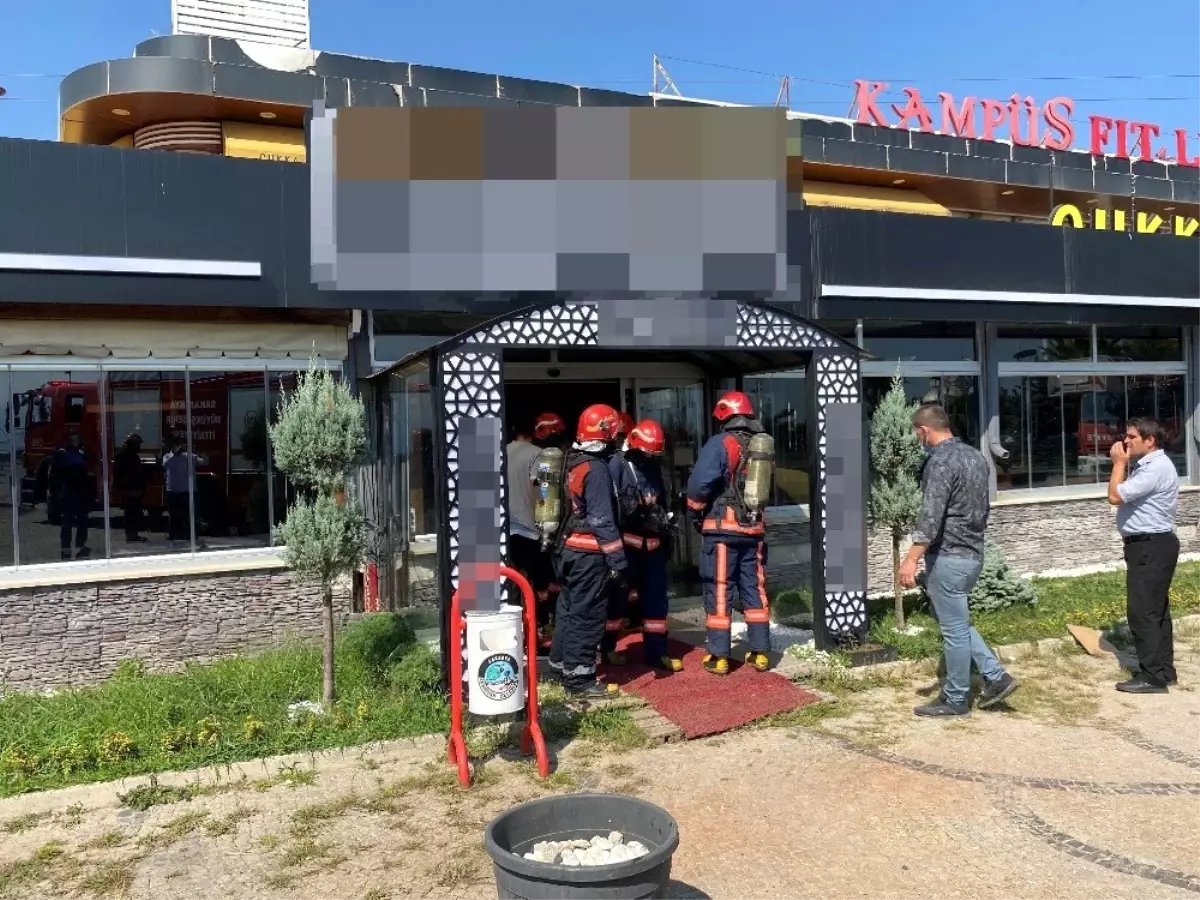 Son dakika! Sakarya\'da bulunan bir işletmede çıkan yangın kısa süreli paniğe neden oldu