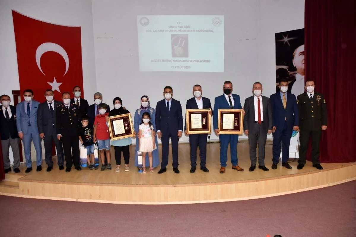 Sinop\'ta şehit yakınları ve gazilere devlet övünç madalyası