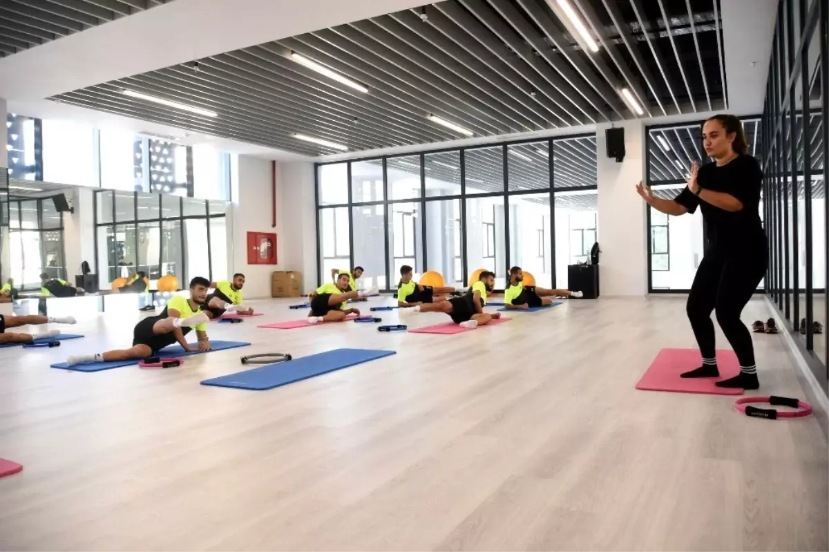 Aliağaspor salonda pilates çalıştı