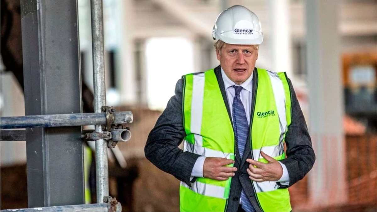 Boris Johnson: İngiltere koronavirüs salgınında ikinci dalgayı yaşıyor