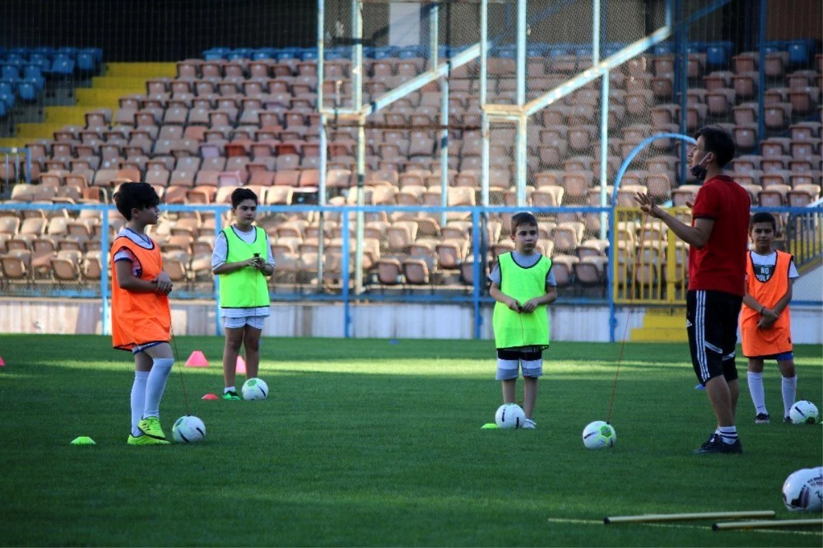 Genç yetenekler \'Futbolda Özkaynak Projesi\' ile keşfediliyor