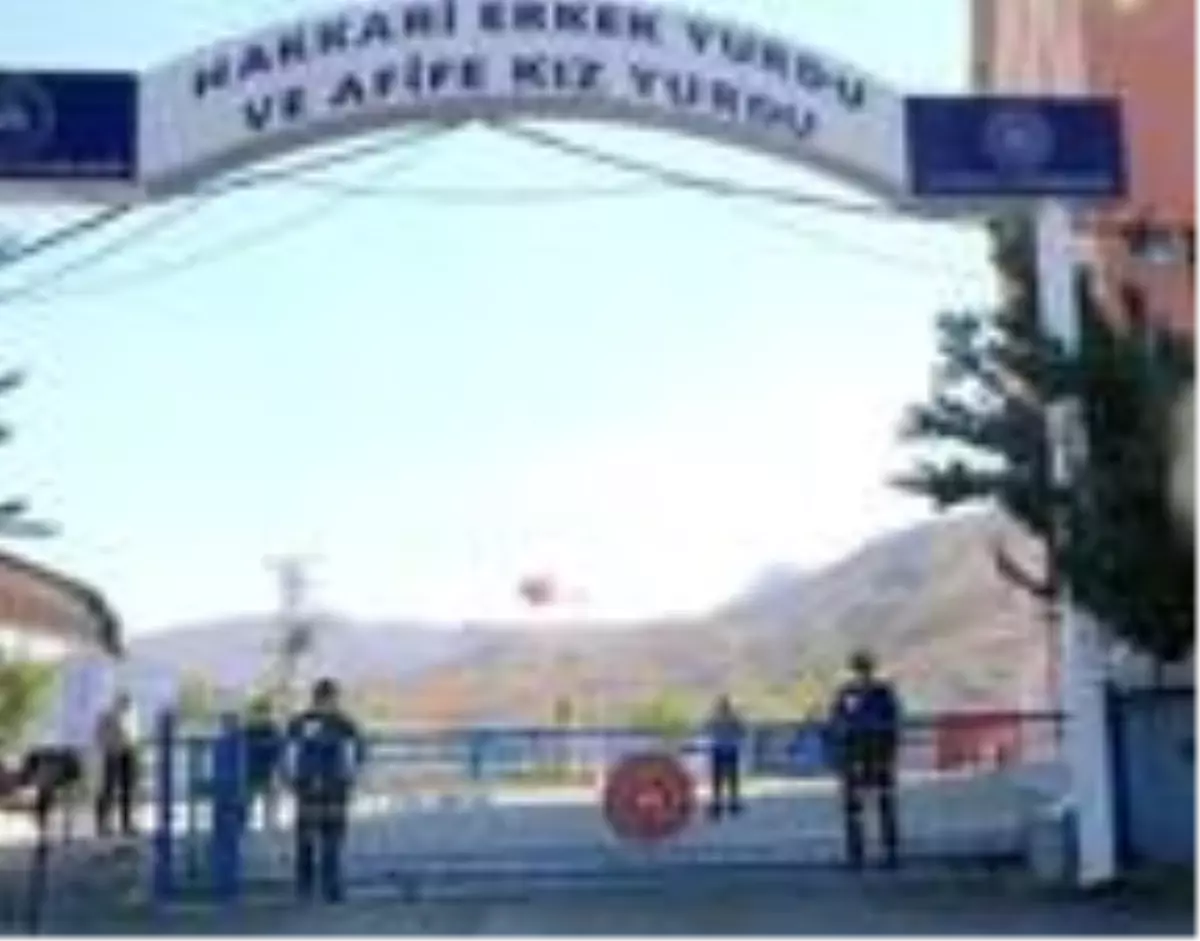 Hakkari\'de karantina kuralları uymayan 18 kişi yurtlara yerleştirildi