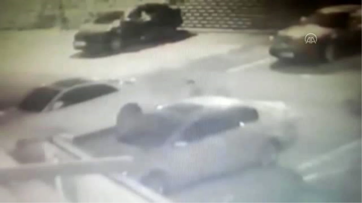 Son dakika! Karagümrükspor Kulübünün Eski Başkanı Yaşar Ecim\'e silahlı saldırının güvenlik kamerası görüntüleri
