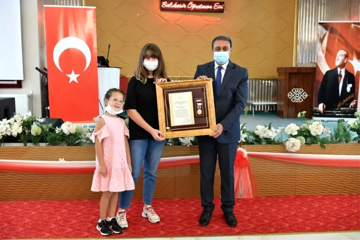 Son dakika haber! Şehit Yakınları ve Gazilere Devlet övünç madalyası verildi