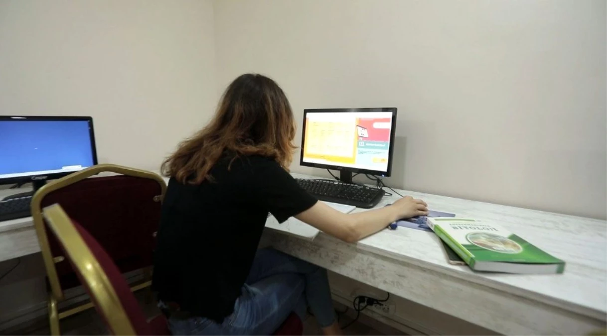 Akhisar Belediyesi\'nden öğrencilere ücretsiz internet