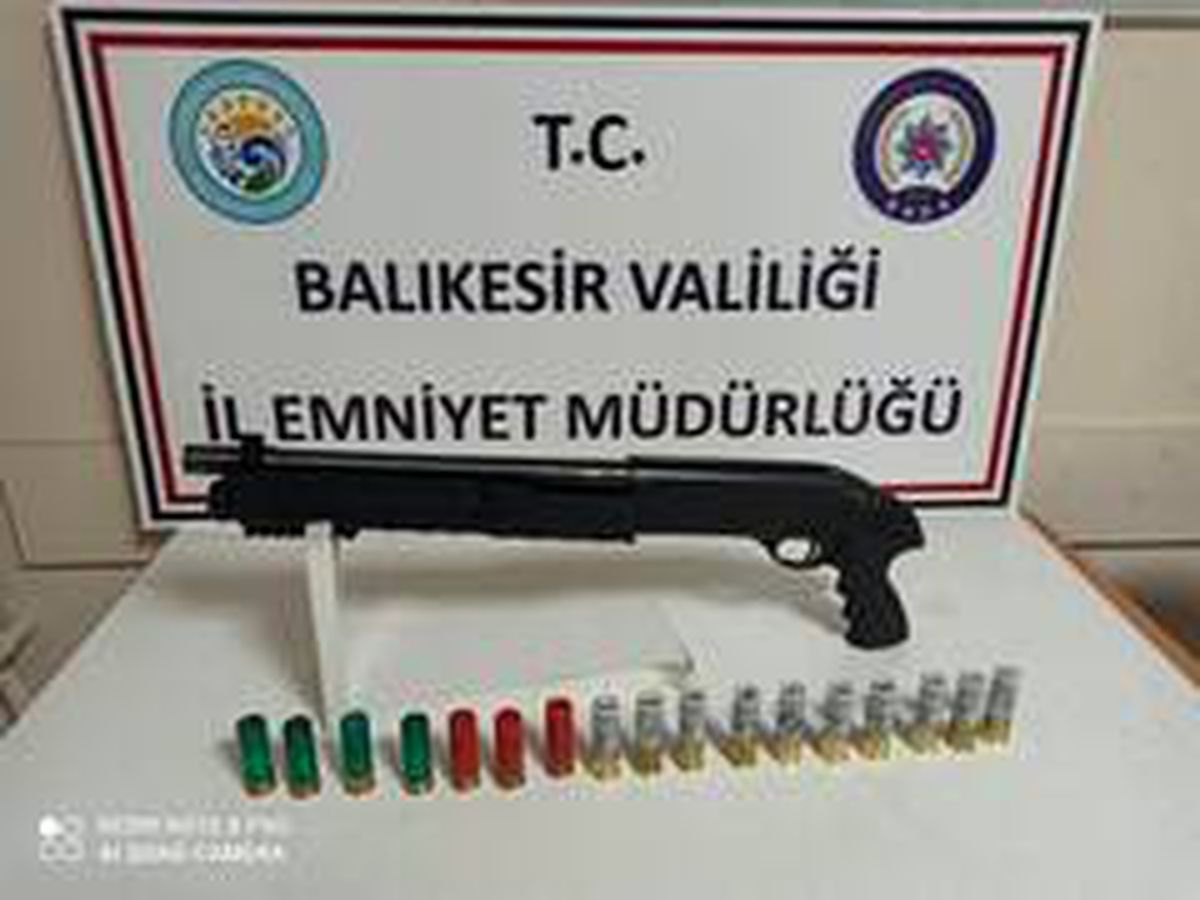 Son dakika haberi | Balıkesir\'de polisten silah operasyonu
