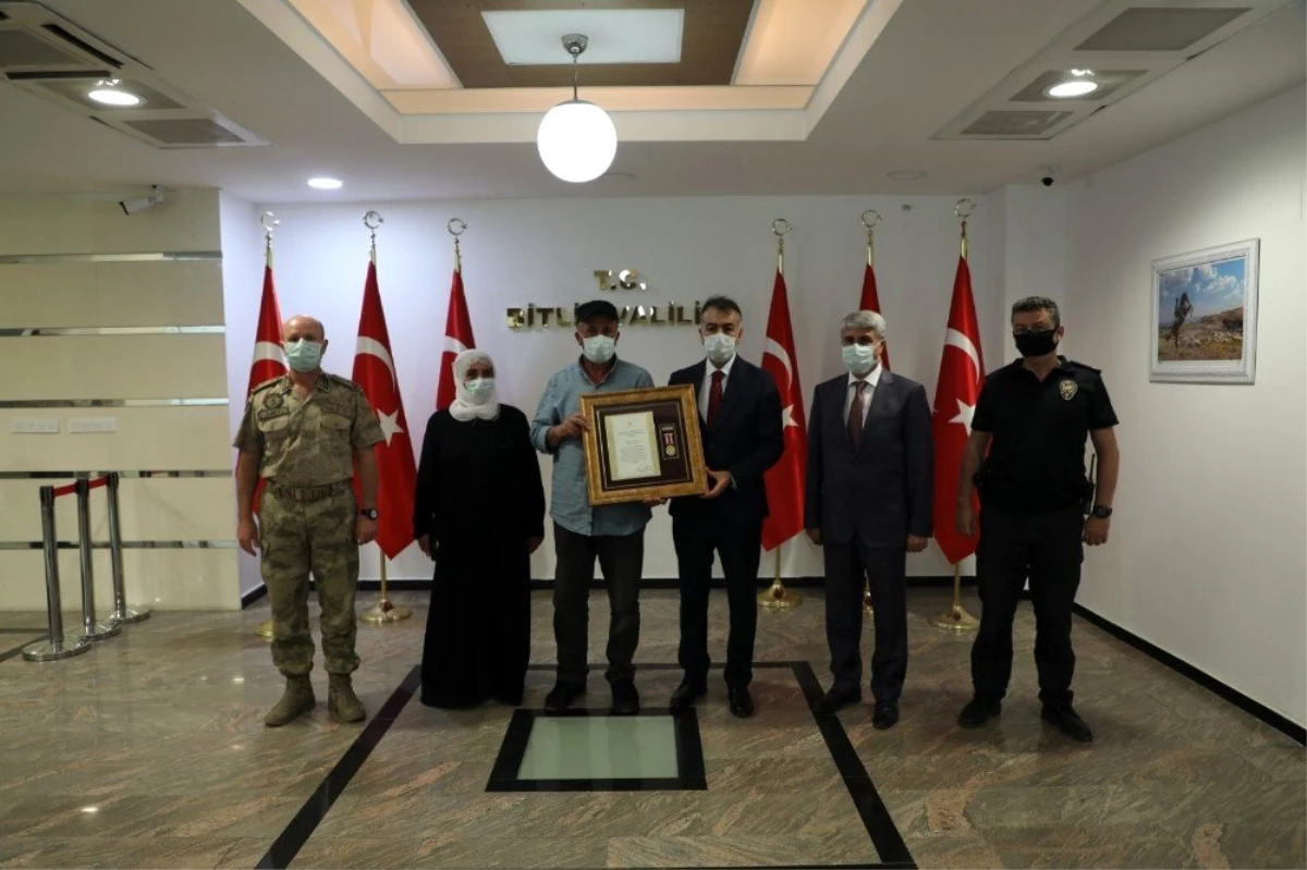 Bitlis\'te şehit ailesine \'Devlet Övünç Madalyası\' verildi